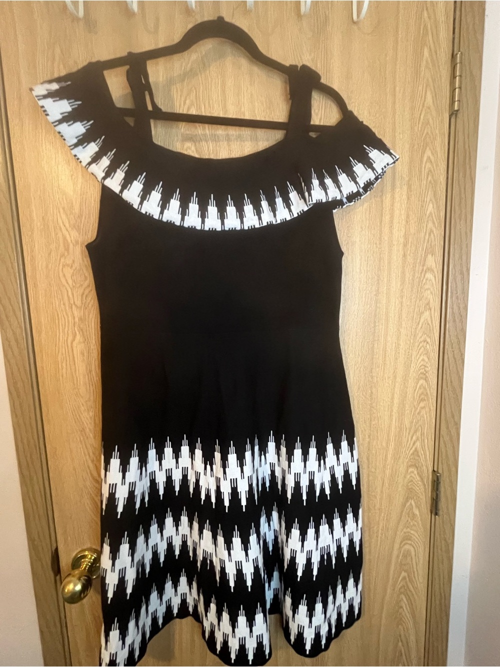 Black & White Patterned Off-Shoulder Women's Dress